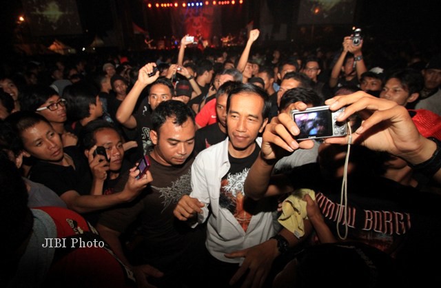  Saatnya Jokowi Bikin Heboh di Rock In Solo