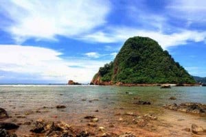  Pulau Merah Dikembangkan Jadi Destinasi Wisata