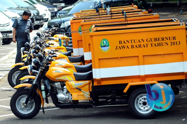  FOTO: Bandung dan Cimahi Dapat Hibah Sepeda Motor Pengangkut Sampah dari Gubernur Jabar