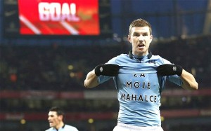  Liga Inggris: Arsenal Ingin Boyong Dzeko