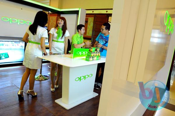  FOTO: Pasar Oppo di Jabar Naik 20% Setiap Bulan