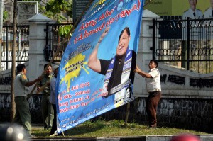  Pilkada Garut: Spanduk Provokatif Bakal Dibabat