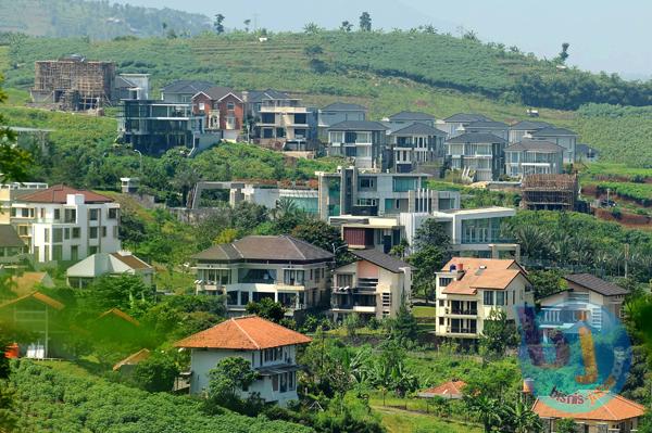  Puluhan Vila Ilegal di Puncak Dibongkar