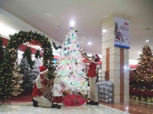  Sambut Natal & Tahun Baru, ACE Hardware Istana Plaza Gelar Season's Celebration