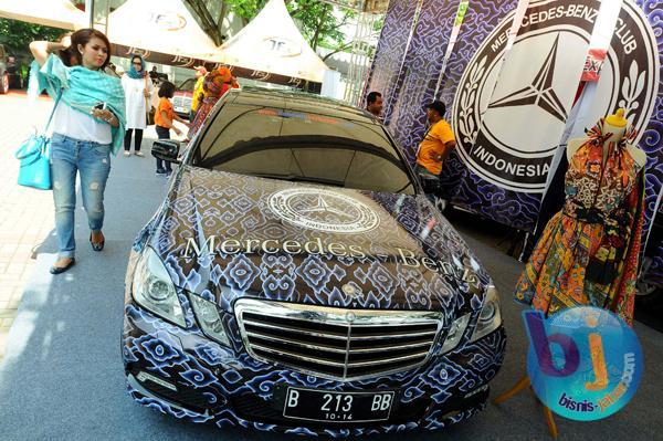  FOTO: Mercy Motif Batik Mega Mendung Curi Perhatian di Jamnas Mercedes-Benz Club