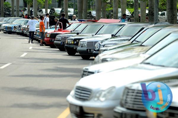  FOTO: Jamnas Mercedes-Benz Club Pecahkan Rekor Muri Parkir Terpanjang