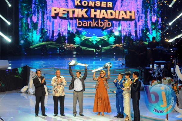  FOTO: Petik Hadiah Bank BJB, Nasabah dari Majalengka dan Cibinong Sabet Alphard