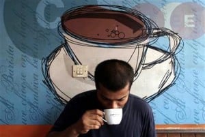  Cukup Dengan Berkata “Tolong”, Anda Bisa Mendapat Secangkir Kopi Murah di Café Ini 