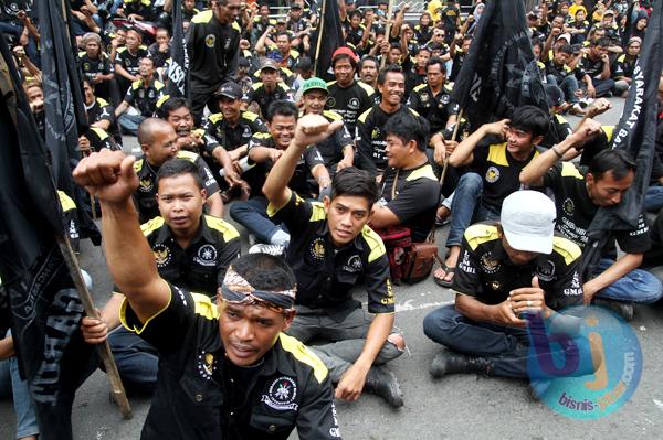  FOTO: GMBI Minta Tutup Tambang Pasir Besi di Pantai Selatan Tasikmalaya