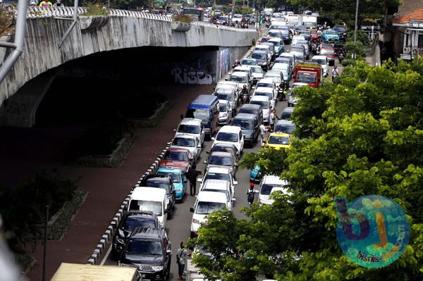  FOTO: Jelang Libur Natal, Pelancong Mulai Masuki Kota Bandung