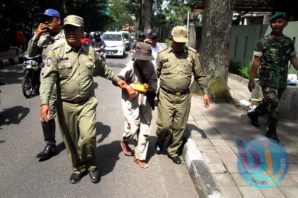  FOTO: 16 Orang Gila Terkena Razia Tim Gabungan