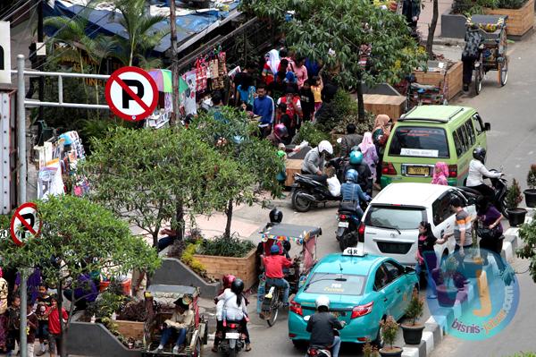  FOTO: PKL Kembali Berjualan di Jalan Kepatihan