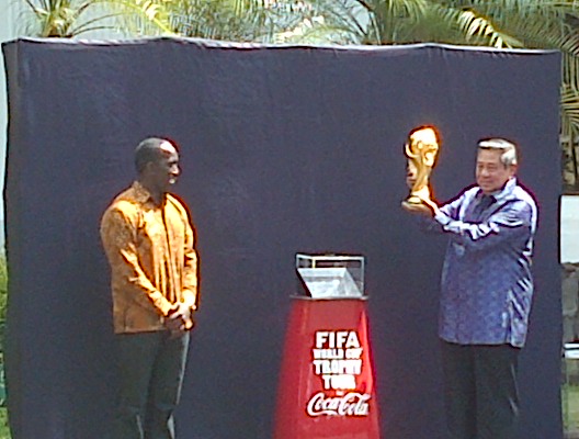  Piala Dunia 2014: SBY Bocorkan Tim Jagoannya ke Dwight Yorke