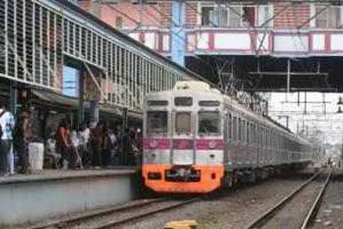  KRL Tujuan Bogor Mogok