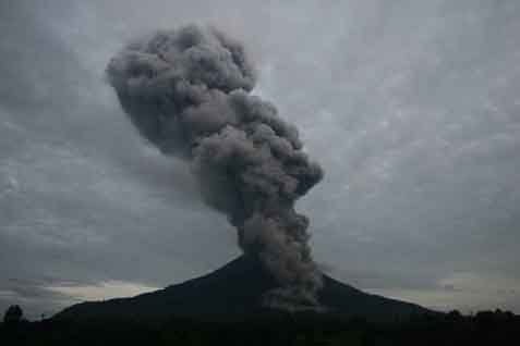  Jika Diperlukan, Korban Letusan Gunung Sinabung Bisa Direlokasi