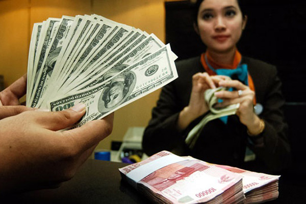  Jelang Penutupan, Rupiah Masih Menguat Dekati Rp12.000/US$