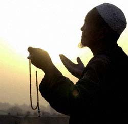  Maulid Nabi: Umat Muslim Peringati di Monas