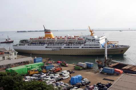  KM Bangka Jaya Nyaris Terbalik di Pelabuhan Priok