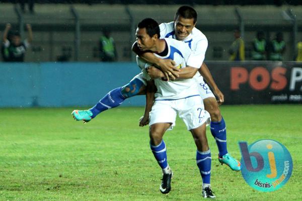  FOTO: Persib Bandung Bungkam Pesijap 2-0, Puncaki Klasemen