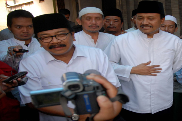  Gubernur Jatim Bantah Pembicaraan Suap Akil Mochtar Rp10 Miliar