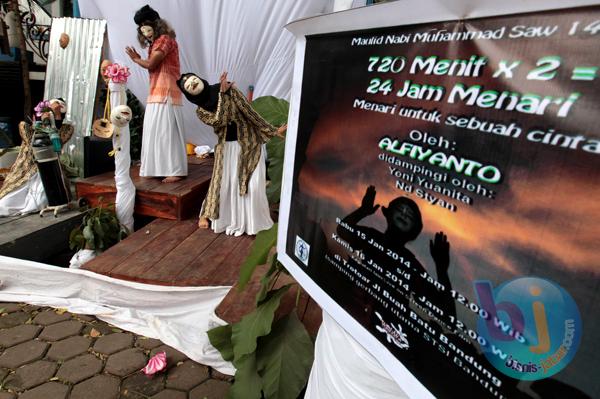  FOTO: Peringati Maulid Nabi Muhammad SAW, Alfiyanto Dkk Menari Selama 24 Jam