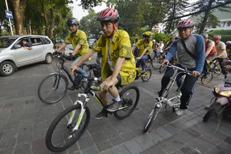  Jokowi Gowes Bareng Valentino Rossi Besok