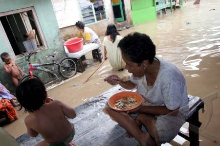  Sungai Krukut Meluap, Warga Karet Tengsin Kembali Mengungsi