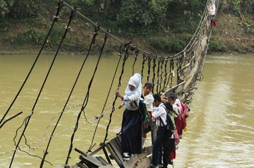  Sektor Pendidikan, Memintarkan Orang Bukan Lahan Korupsi