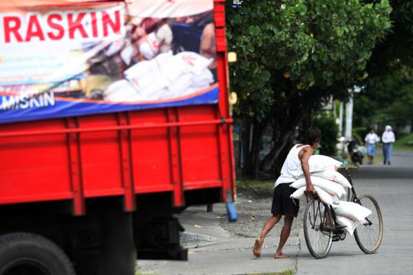  Surat Belum Diteken Ratu Atut, Penyaluran Raskin di Banten Tertunda