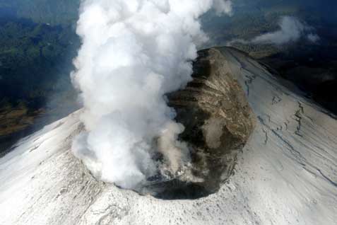  Alami 153 Kali Aktivitas, Gunung Marapi Masih Waspada Dua