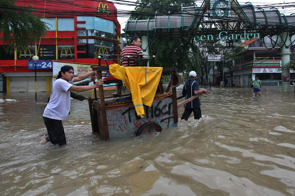  Banjir Jakarta, Omzet Pusat Belanja Berpotensi Turun 40%