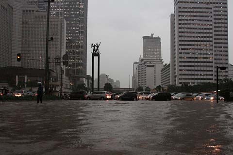  Pasien Akibat Banjir Jakarta 22.124 Orang