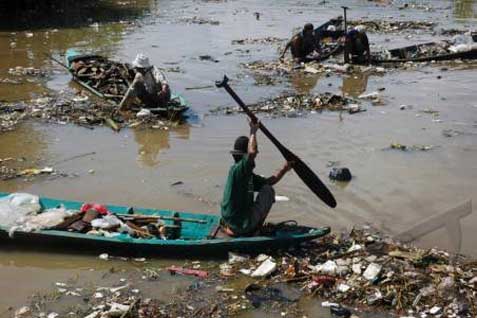  Banjir Jakarta, Sampah Sungai Bertambah 240 Ton per Hari