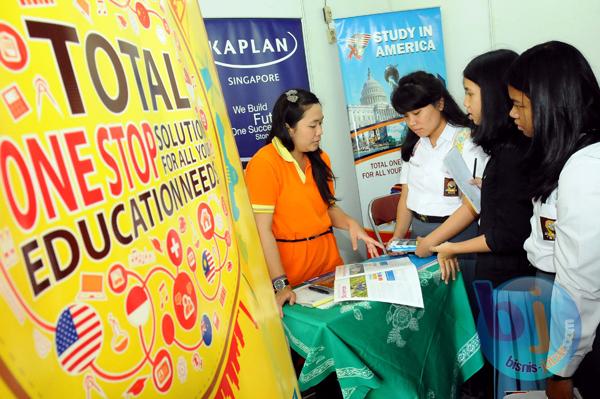  FOTO: Minat Kuliah Ke Luar Negeri Tinggi, Jasa Konsultan Pendidikan Menjamur