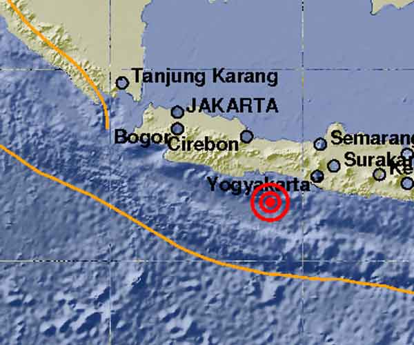  Gempa 6,5 SR Guncang Kebumen, Warga Panik Gempa Susulan