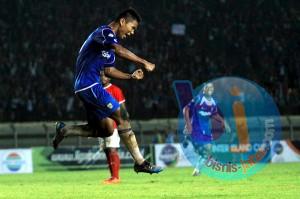  Persib Bandung Tekuk Raj Pracha Thailand 4-0