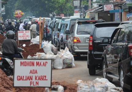  Ahok Ancam Pidanakan Kontraktor Galian Perusak Jalan & Trotoar