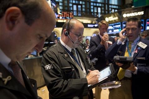  Wall Street Jatuh, Indeks S&P Melemah 1% & Dow Jones Turun 1,2%