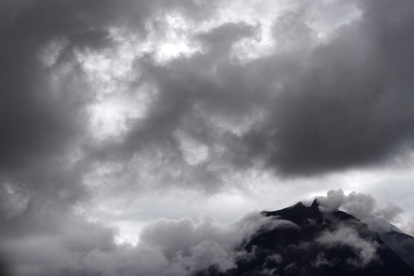  Sinabung Erupsi, Banyak Korban Tewas Terpanggang Belum Dievakuasi