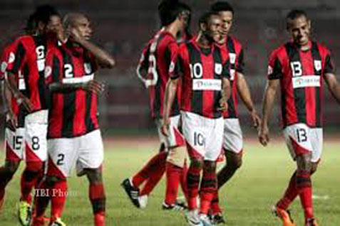  Indonesia Super League: Persipura Gemilang, Boban Pahlawan Bandung Raya