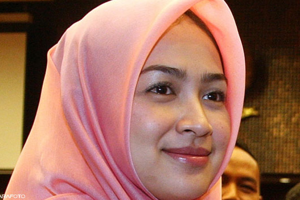  Tangisan Airin di KPK