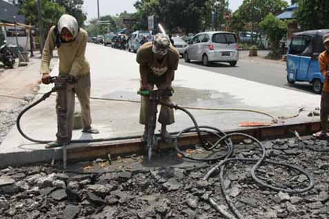  Jalan Rusak di Jakarta Segera Dibeton