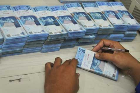  Kurs Rupiah Masih Menguat ke Rp12.205/US$ Jelang Penutupan