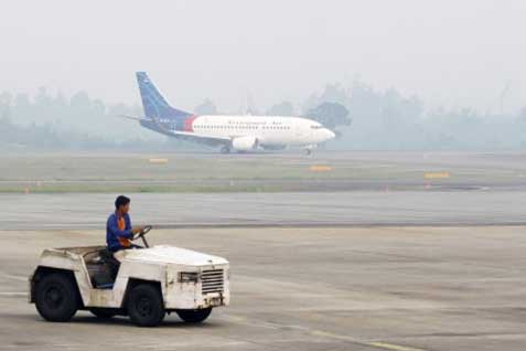  Kabut Asap, Jarak Pandang Bandara Pekanbaru Tinggal 1.500 Meter