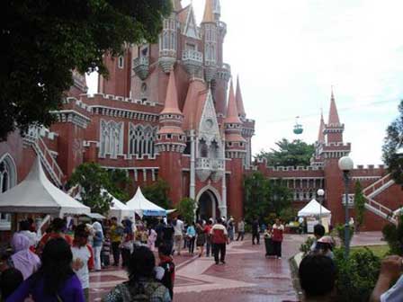  Taman Mini, Tari Bali, Phinisi &amp; Tenun Antre jadi Warisan Budaya Dunia