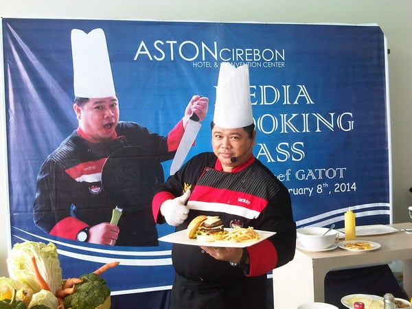  Aston Cirebon Ajak Jurnalis Meramu Masakan Hotel