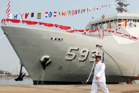  TNI AD Siapkan Kapal Angkut untuk Bantuan Logistik