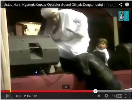  Video Diduga Ustad Hariri Injak Kepala Hebohkan Dunia Maya