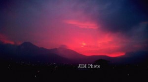  Gunung Kelud Meletus: Di Singaparna, Abu Vulkanik Cukup Tebal