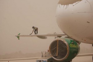  Gunung Kelud Meletus: Penutupan Bandara Husein Diperpanjang